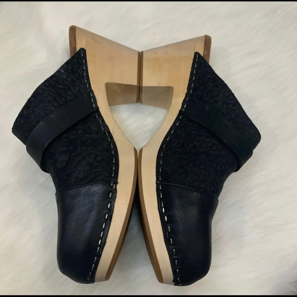 Toms Black Leather Buckle Clogs 11W NW NWOT - Picture 2 of 7